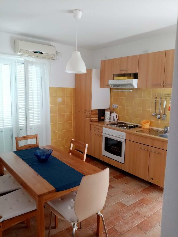 Apartment Pepi Povljana Exterior foto